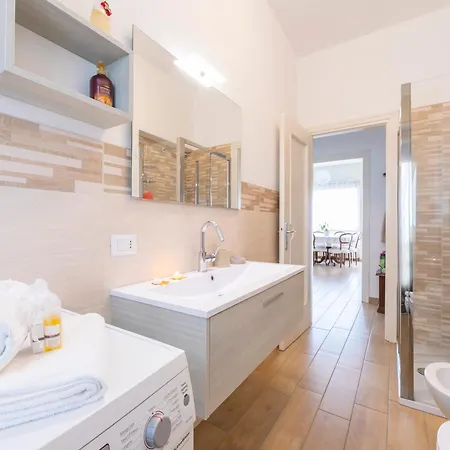 Daire Residenza La Terrazza Di Dante: 2br With Sunny Terrace - Happy