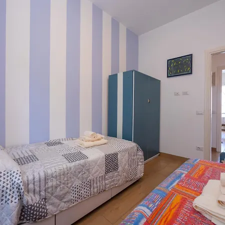 Residenza La Terrazza Di Dante: 2br With Sunny Terrace - Happy Daire *