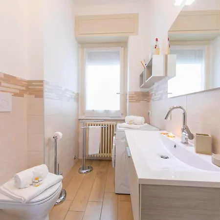 Residenza La Terrazza Di Dante: 2br With Sunny Terrace - Happy Daire