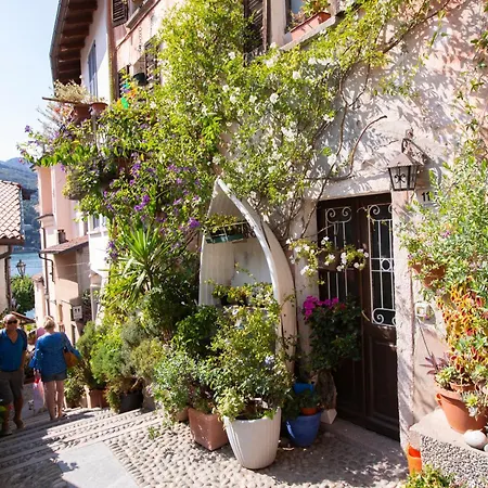 Daire Residenza La Terrazza Di Dante: 2br With Sunny Terrace - Happy *