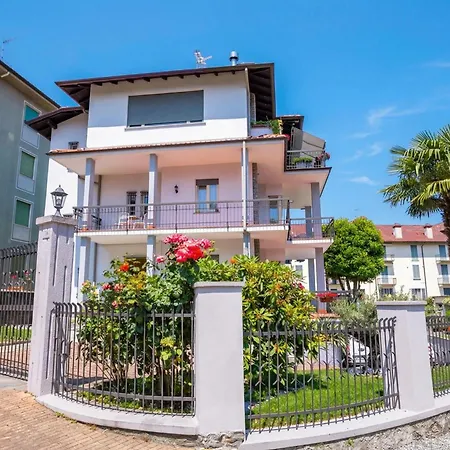 Residenza La Terrazza Di Dante: 2br With Sunny Terrace - Happy Daire